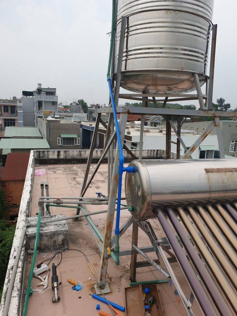 Sửa chữa máy nước nóng năng lượng mặt trời