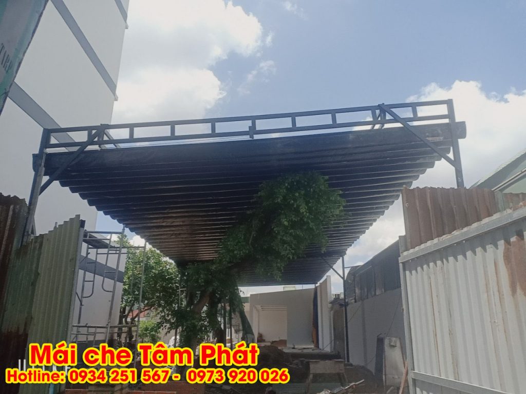 thợ lắp đặt mái che bạt xếp